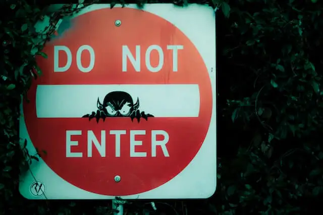 do not enter street sign
